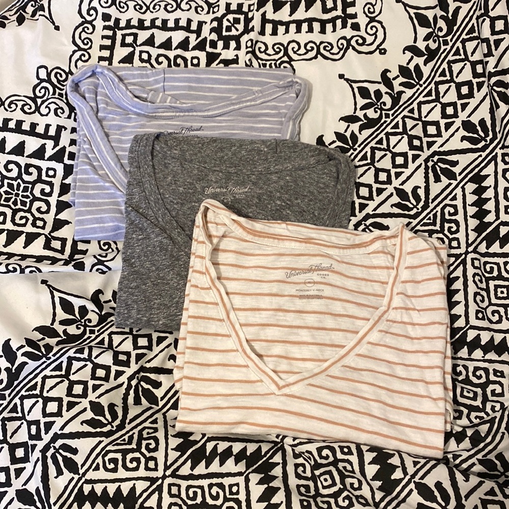 3 pack Universal Thread V-neck Short Sleeve Tee